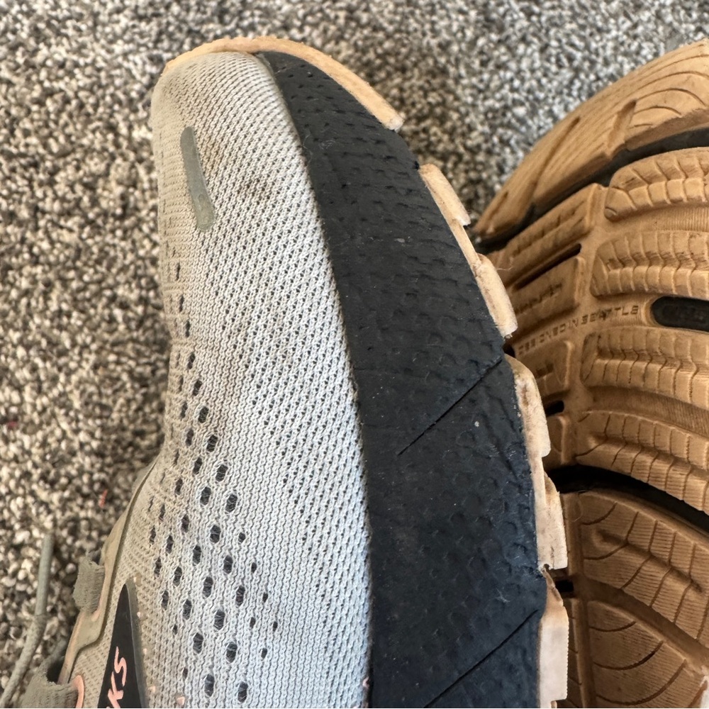 Brooks Adrenaline GTS 22 Running Shoes Womens Size 7.5 Gray Comfort Cushioned - Picture 7 of 10